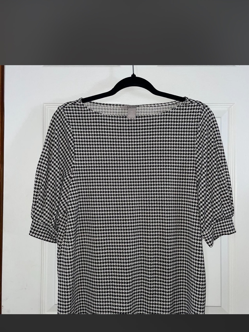 H&M Black and White Houndstooth Short Sleeve Top